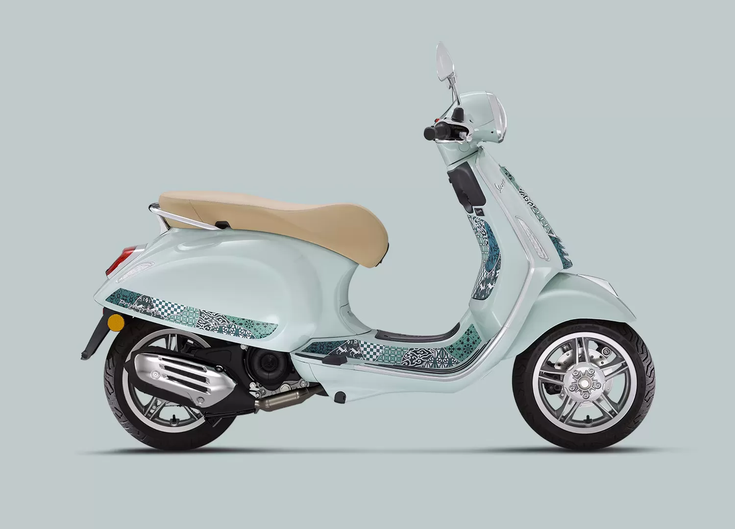 Vespa Primavera Batik Studio 3